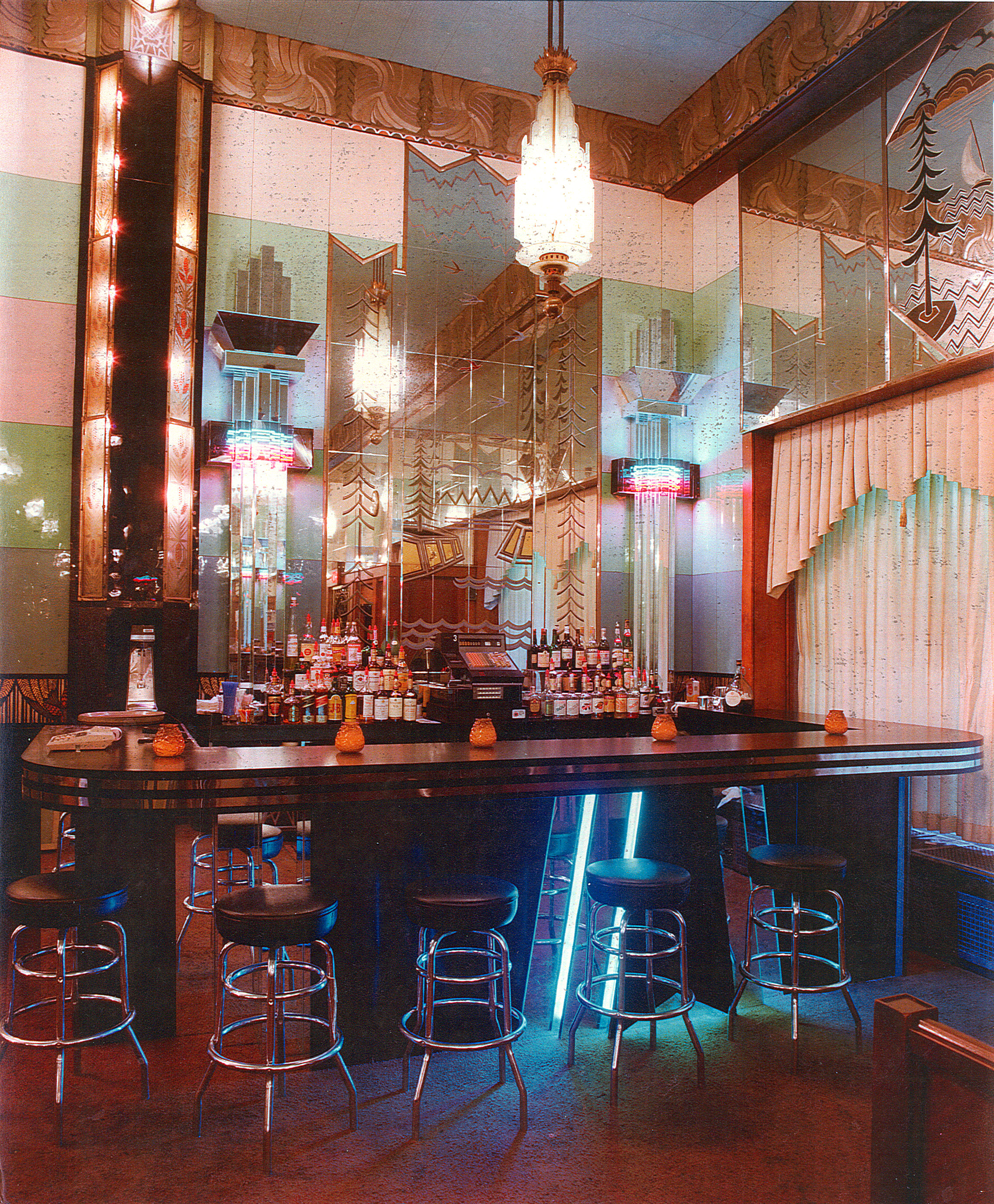 Scotties on Seventh Discotheque in downtown Minneapolis - Interior - Bar